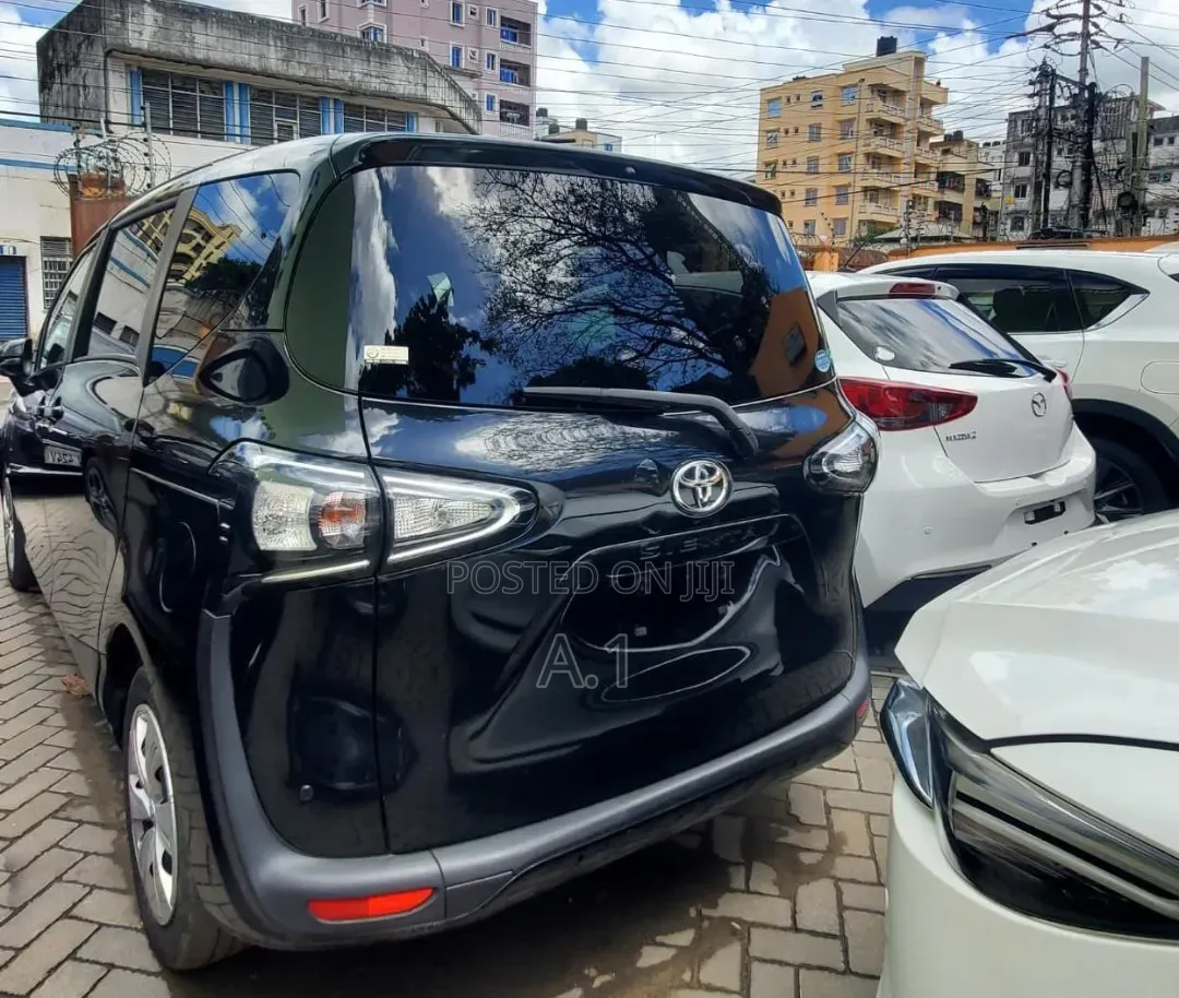 Toyota Sienta 1.5 FWD 2020 Black