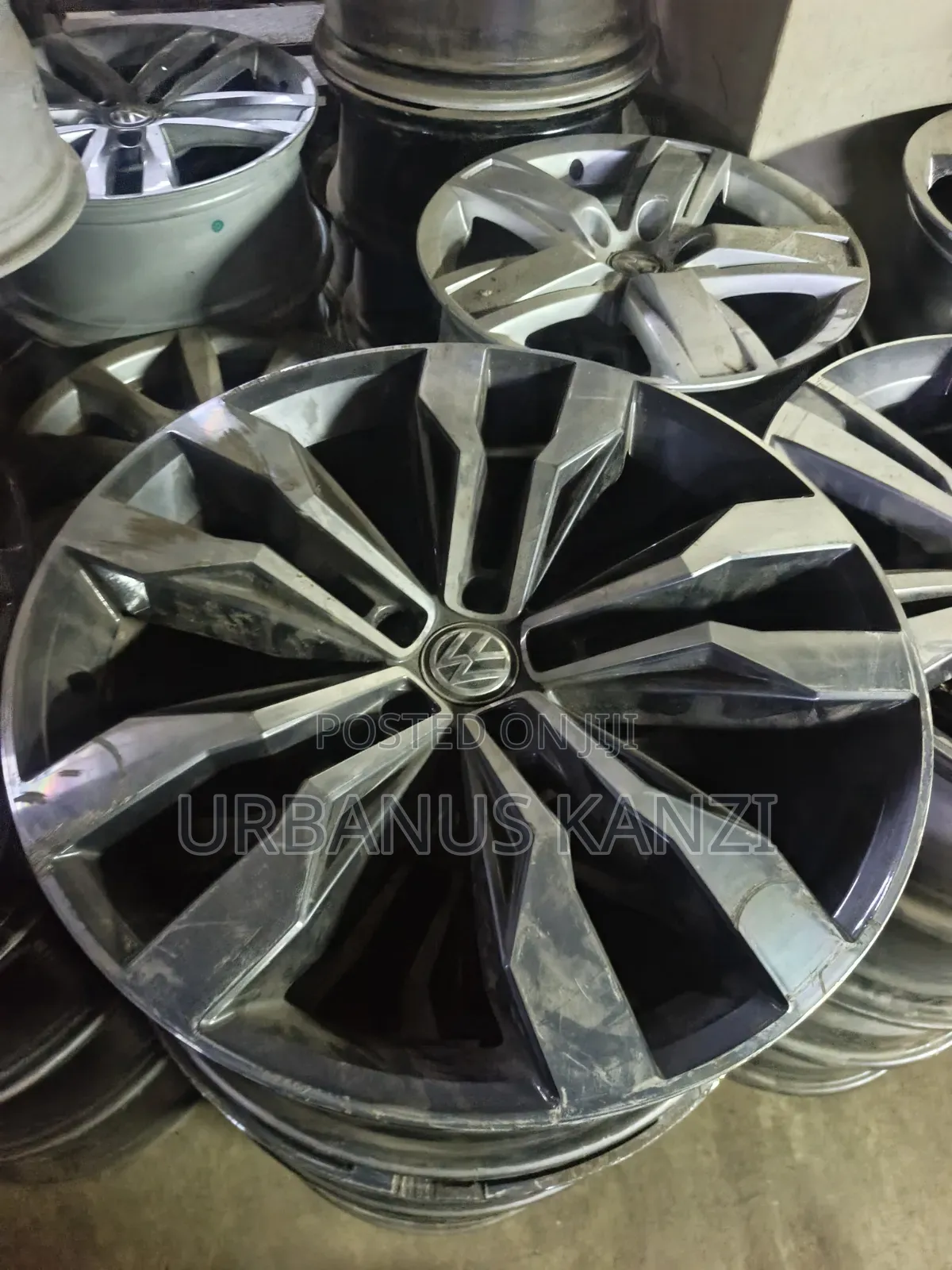 Size 20 Inch Touareg Alloy Rims