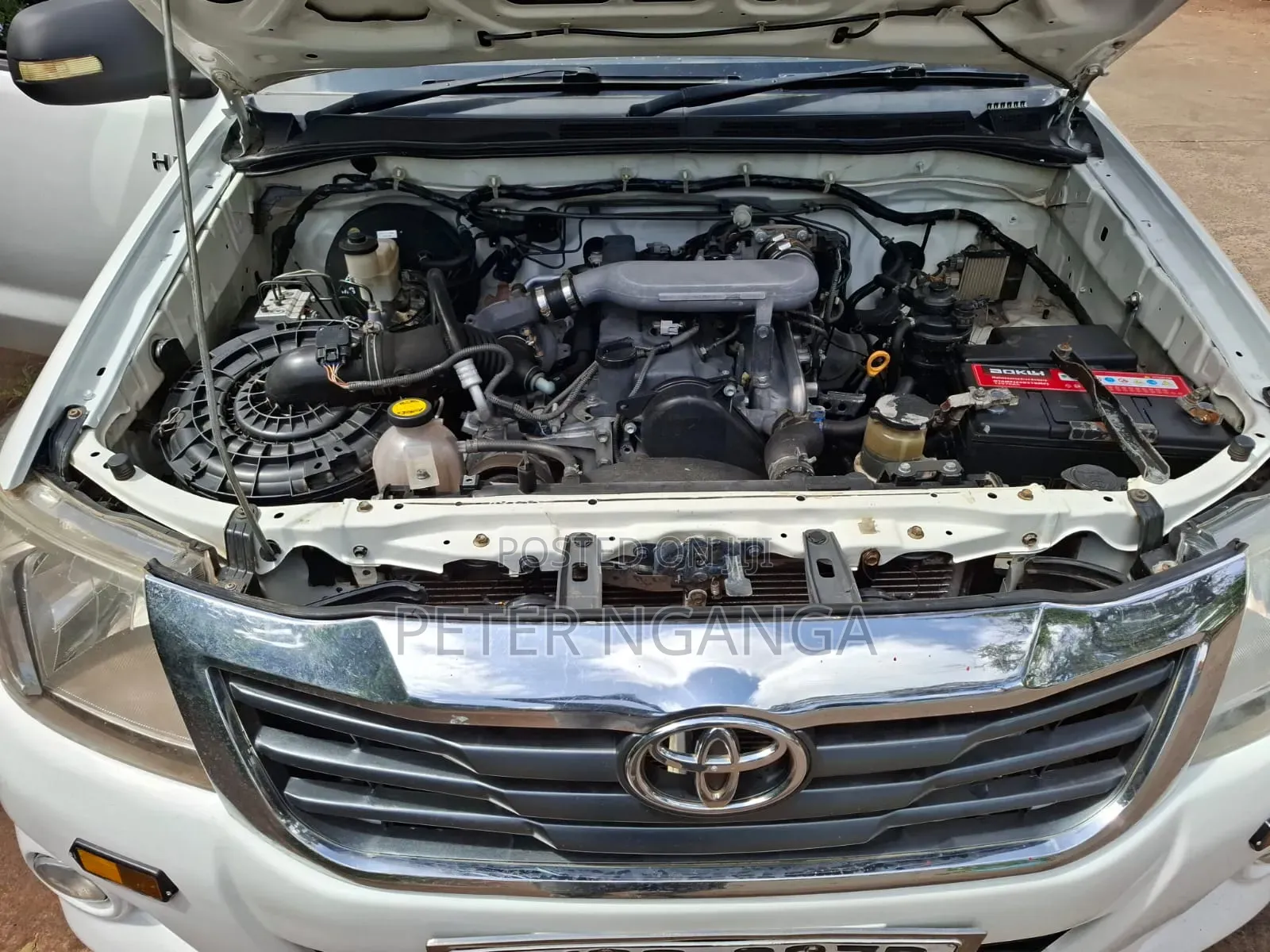 Toyota Hilux 2014 White