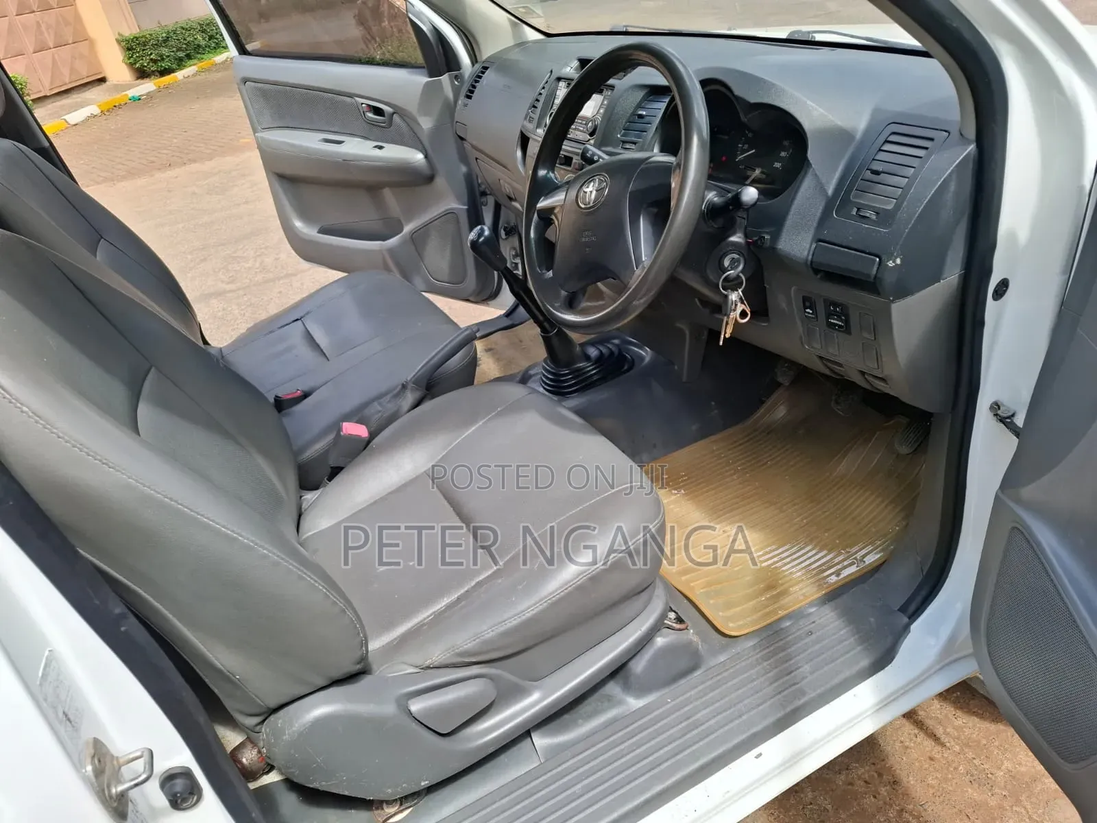 Toyota Hilux 2014 White
