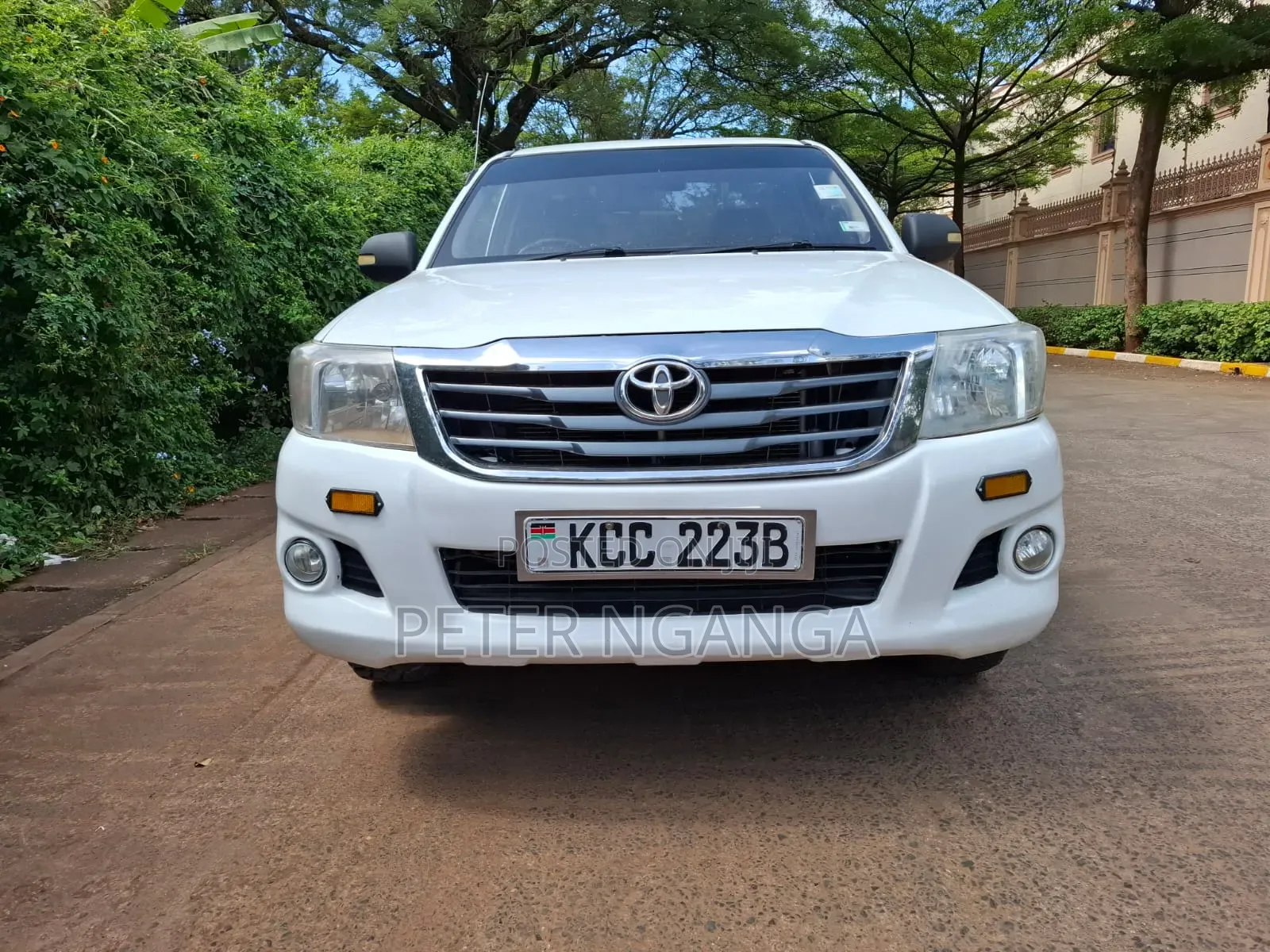 Toyota Hilux 2014 White