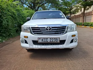 Toyota Hilux 2014 White