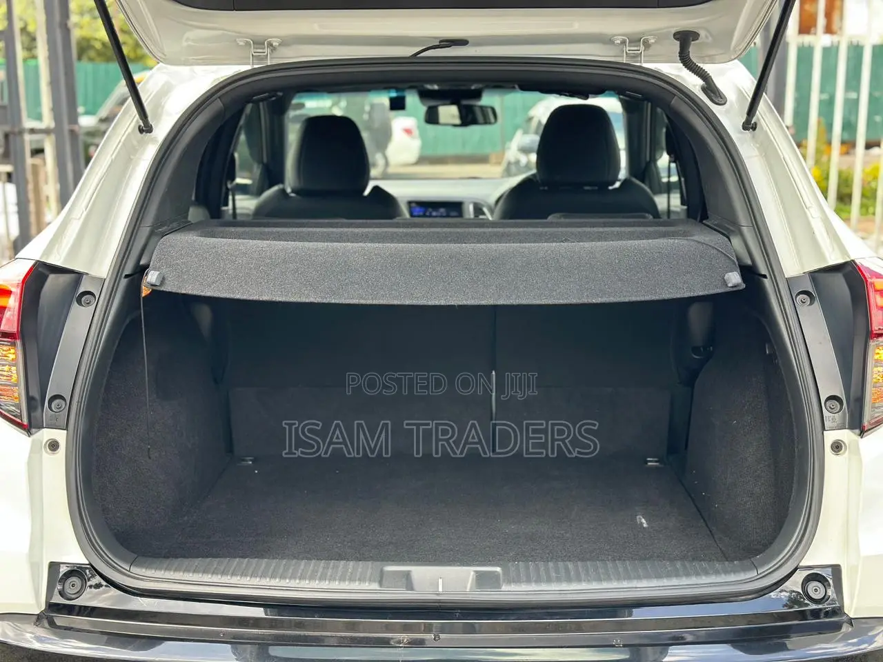 Honda Vezel 1.5 Hybrid 2WD 2019 Pearl