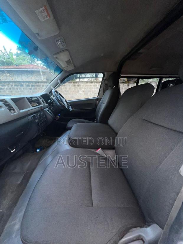 Toyota Grand HiAce 2010 White - thumbnail 7