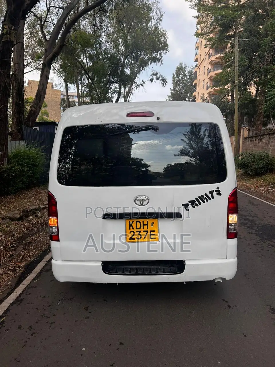 Toyota Grand HiAce 2010 White