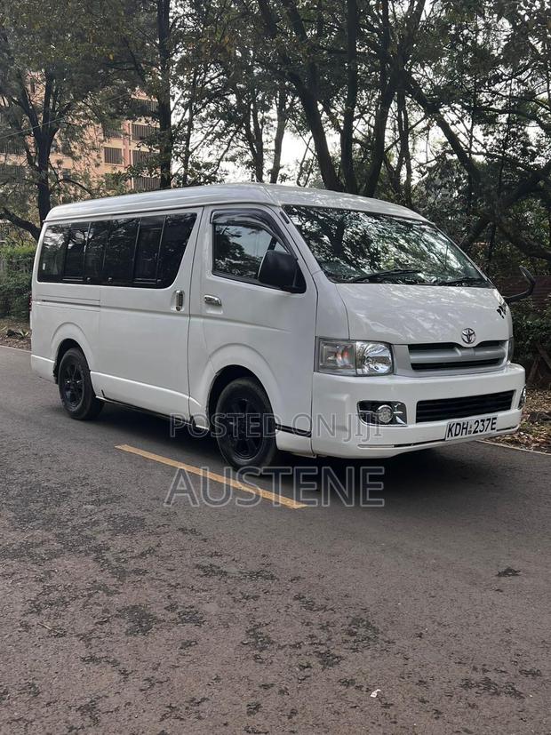 Toyota Grand HiAce 2010 White