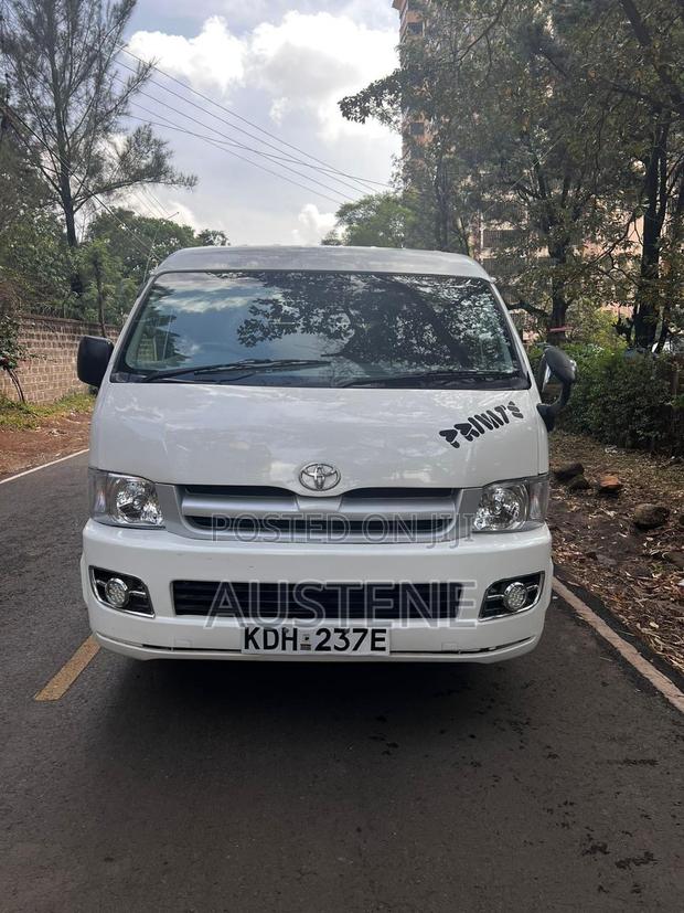 Toyota Grand HiAce 2010 White - thumbnail 2