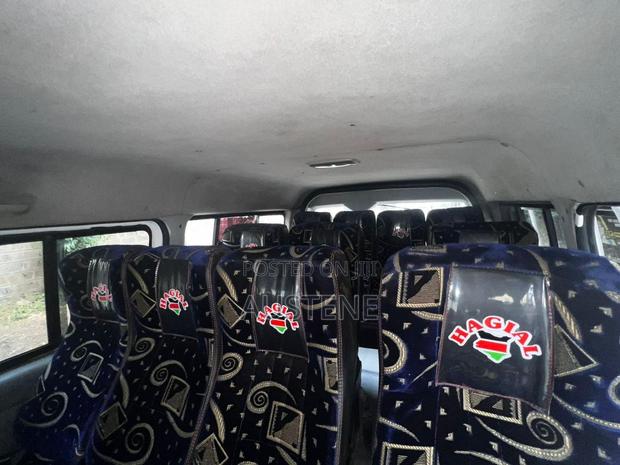 Toyota Grand HiAce 2010 White - thumbnail 9
