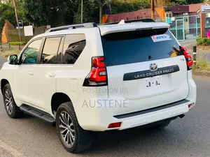 Toyota Land Cruiser Prado 2.8 2019 White