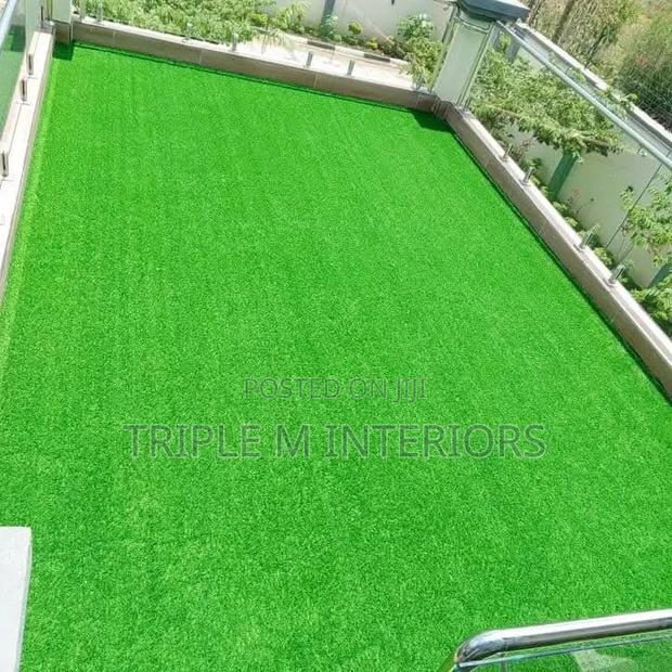 Outdoor Synthetic Lawn Carpet for Modern Spaces