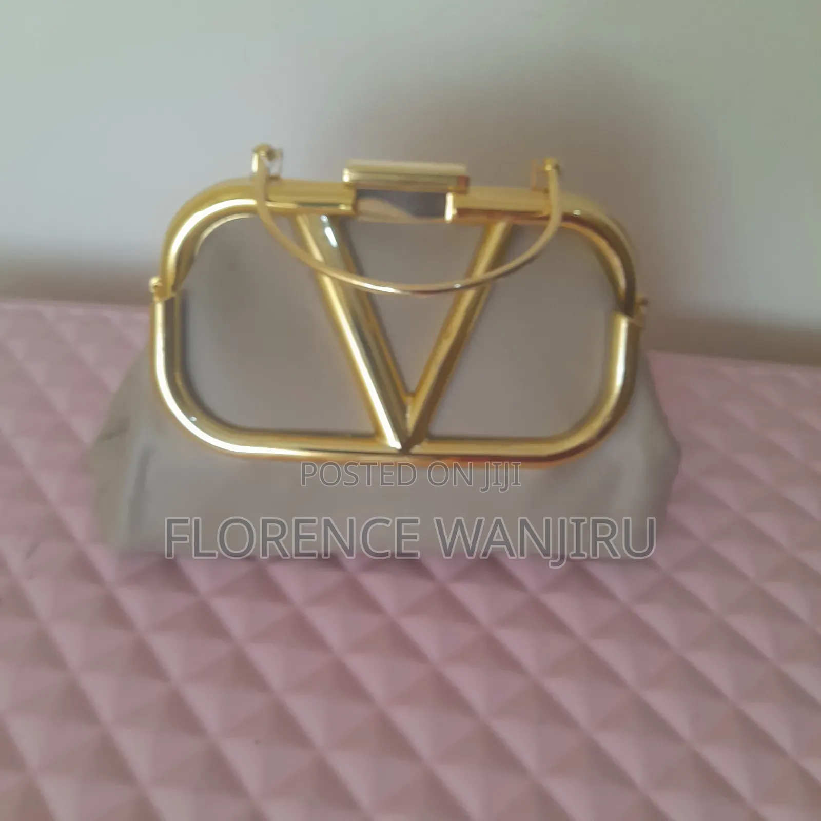 Classie And Comfy Handbags Offering Womens Satisfaction And Elegance