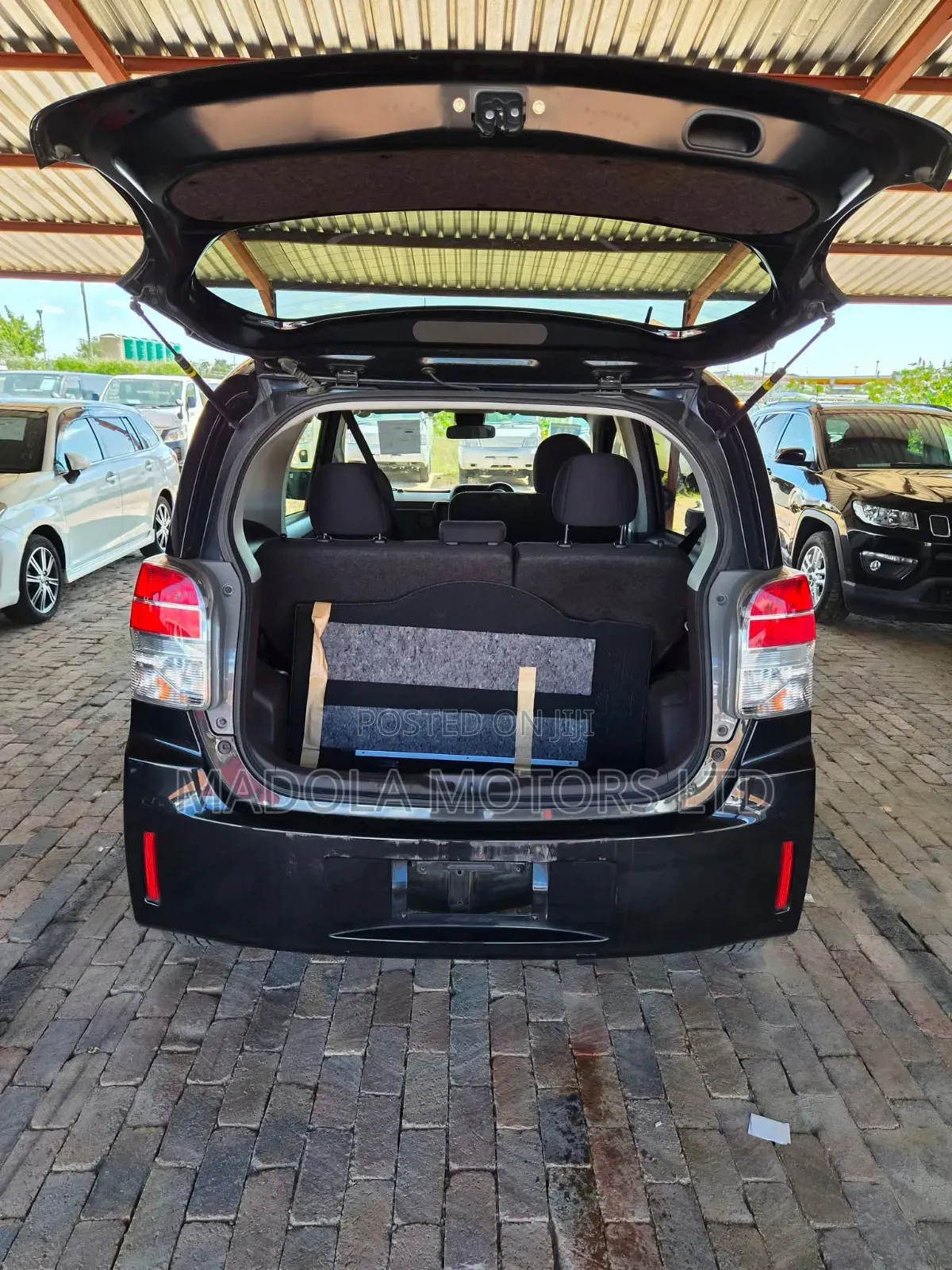 Toyota Spade 1.5 4WD 2018 Black