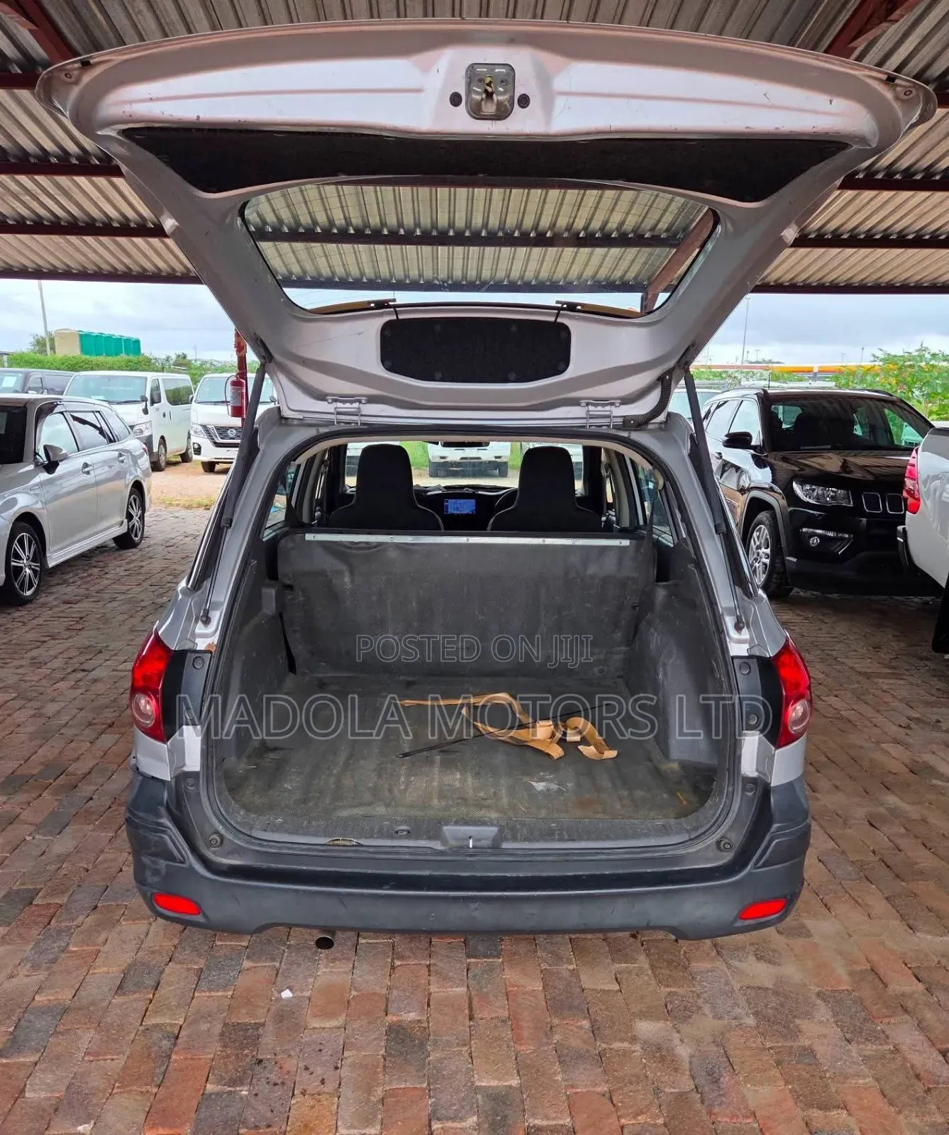 Nissan Advan 2018 Silver