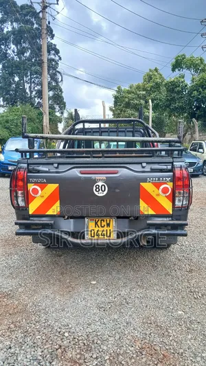 Toyota Hilux 2019 Gray