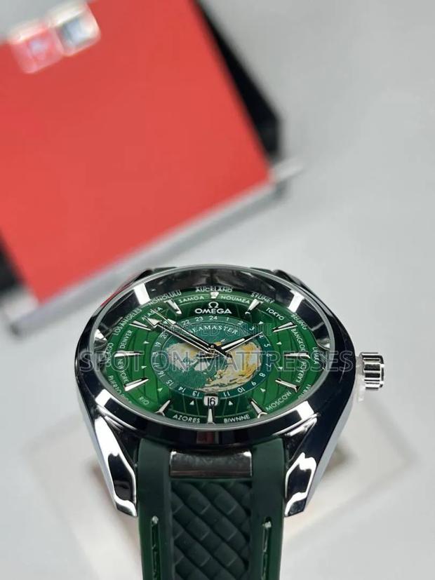 Automatic Omega Speedmaster Unisex Watch. - thumbnail 5