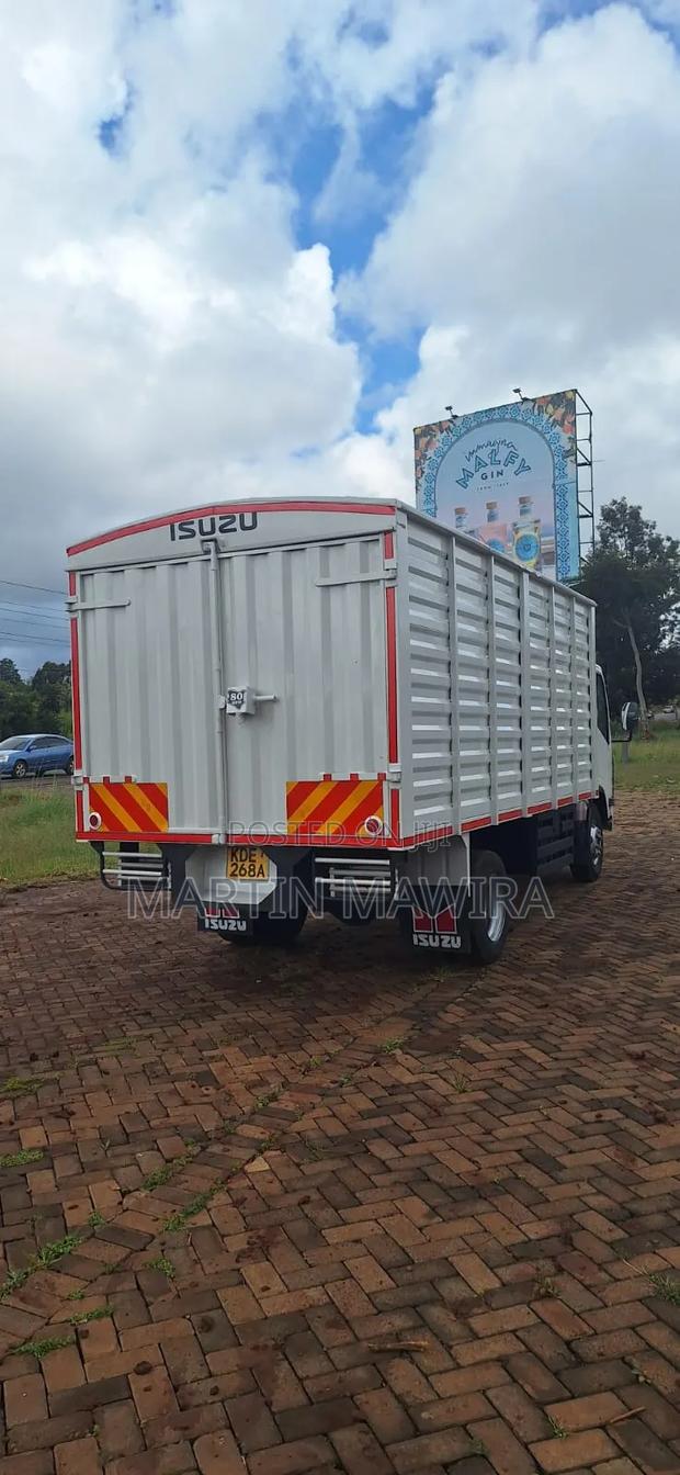 Isuzu NQR Lorry - thumbnail 6