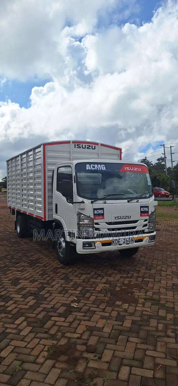 Isuzu NQR Lorry - thumbnail 2