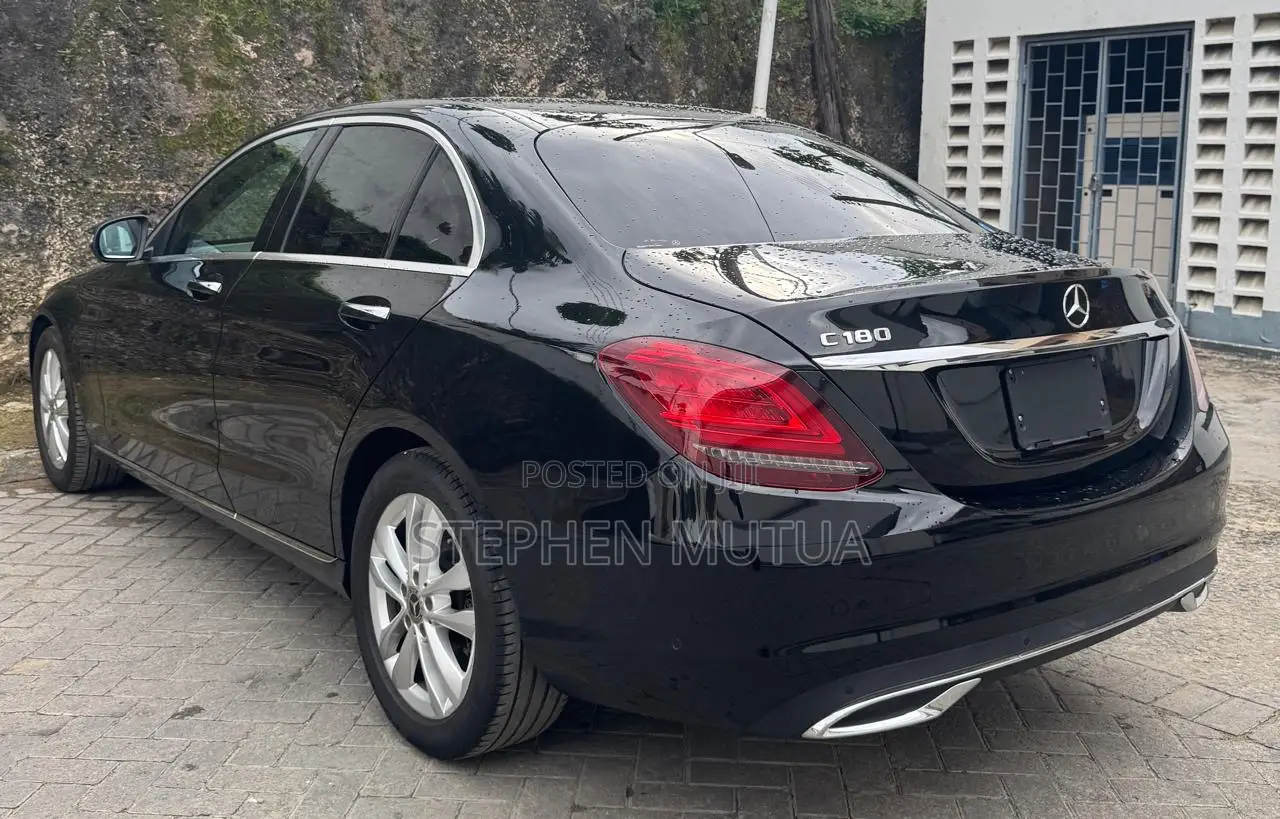 Mercedes-Benz C180 2018 Black