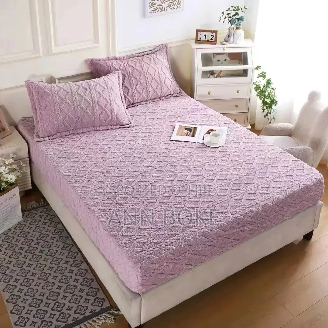  Jacquard Sherpa Fleece Blanket
 2pcs Pillow Cases