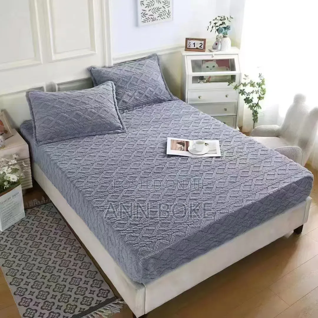  Jacquard Sherpa Fleece Blanket
 2pcs Pillow Cases