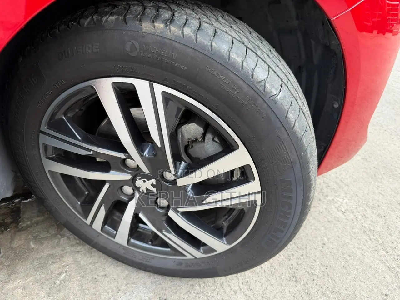 Peugeot 208 2020 Red