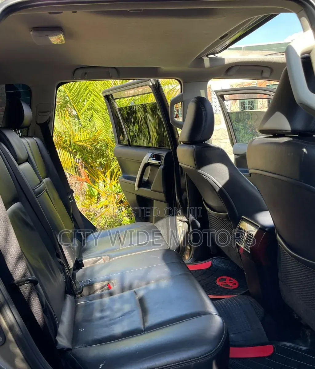 Toyota Land Cruiser Prado 2.8 D-4D 2016 Gray