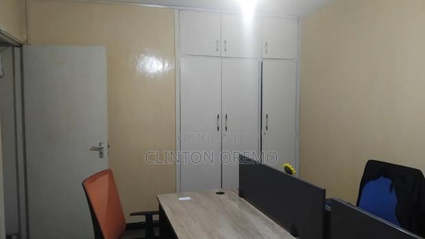 Office to Sublet - thumbnail 2