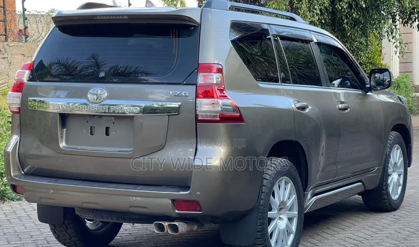 Toyota Land Cruiser Prado 2.8 D-4D 2016 Gray