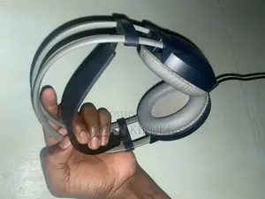 Professional Akg Closed End Headphones