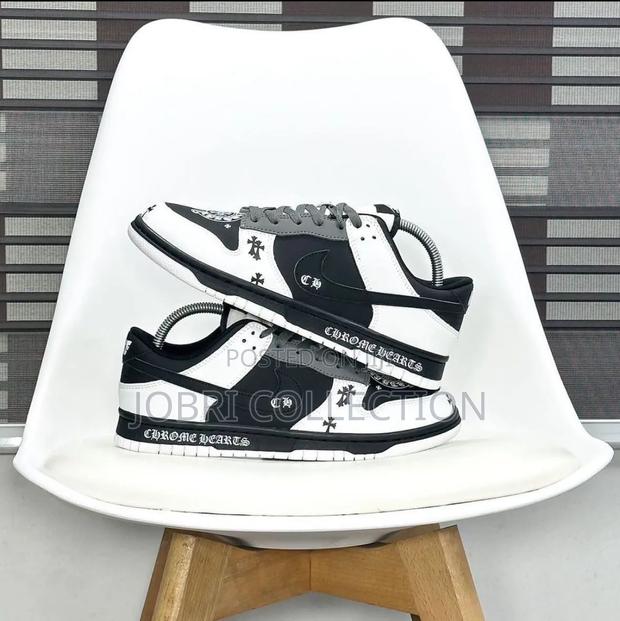 Nike Sb Dunk Low “Chrome Heart “
Quality Leather Sneakers - thumbnail 2
