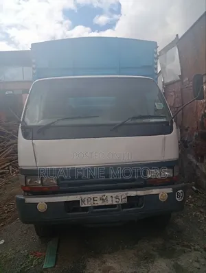 Mitsubishi Fuso 2009 White