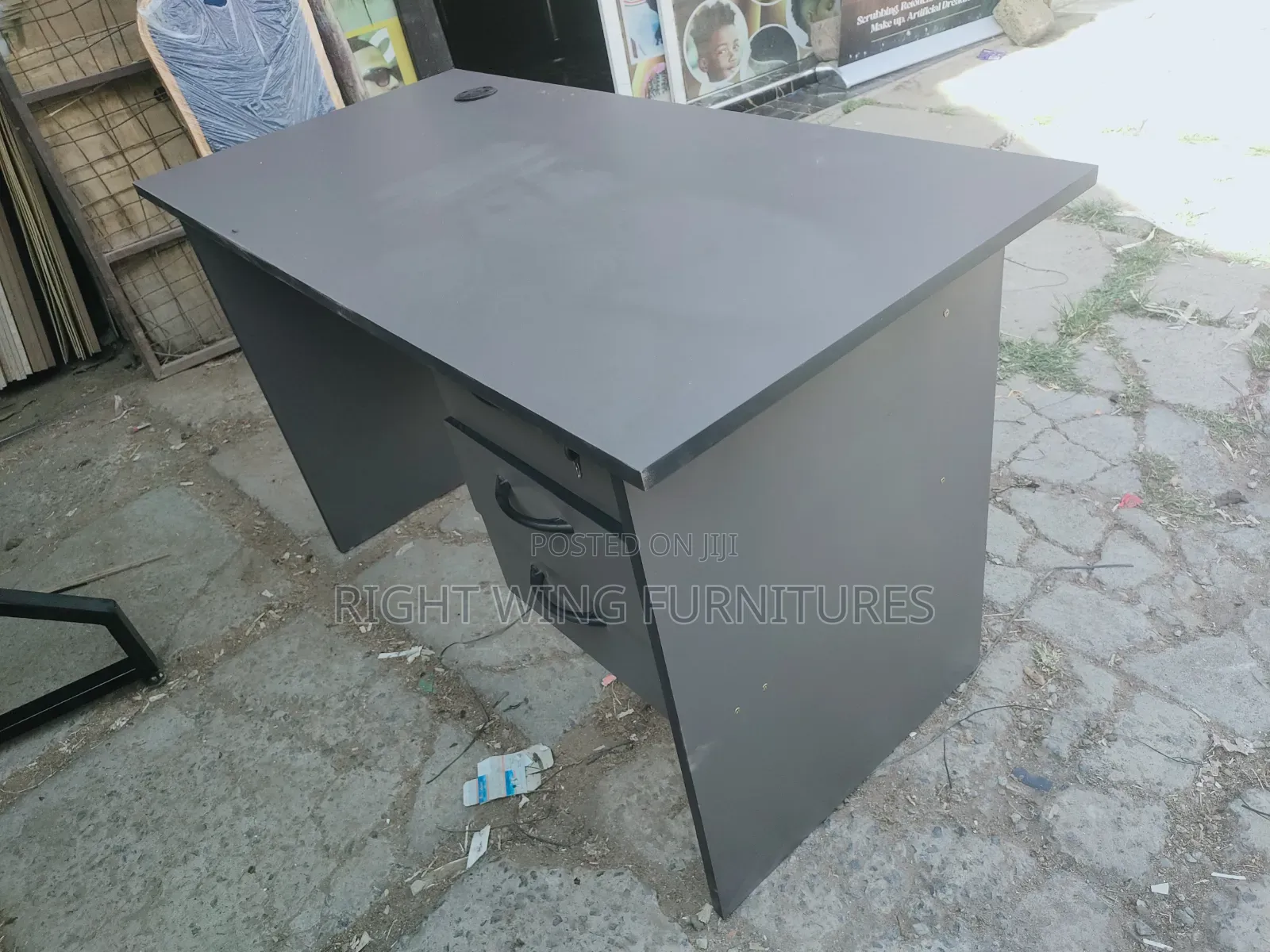 Modern Office Desk With a Drawer