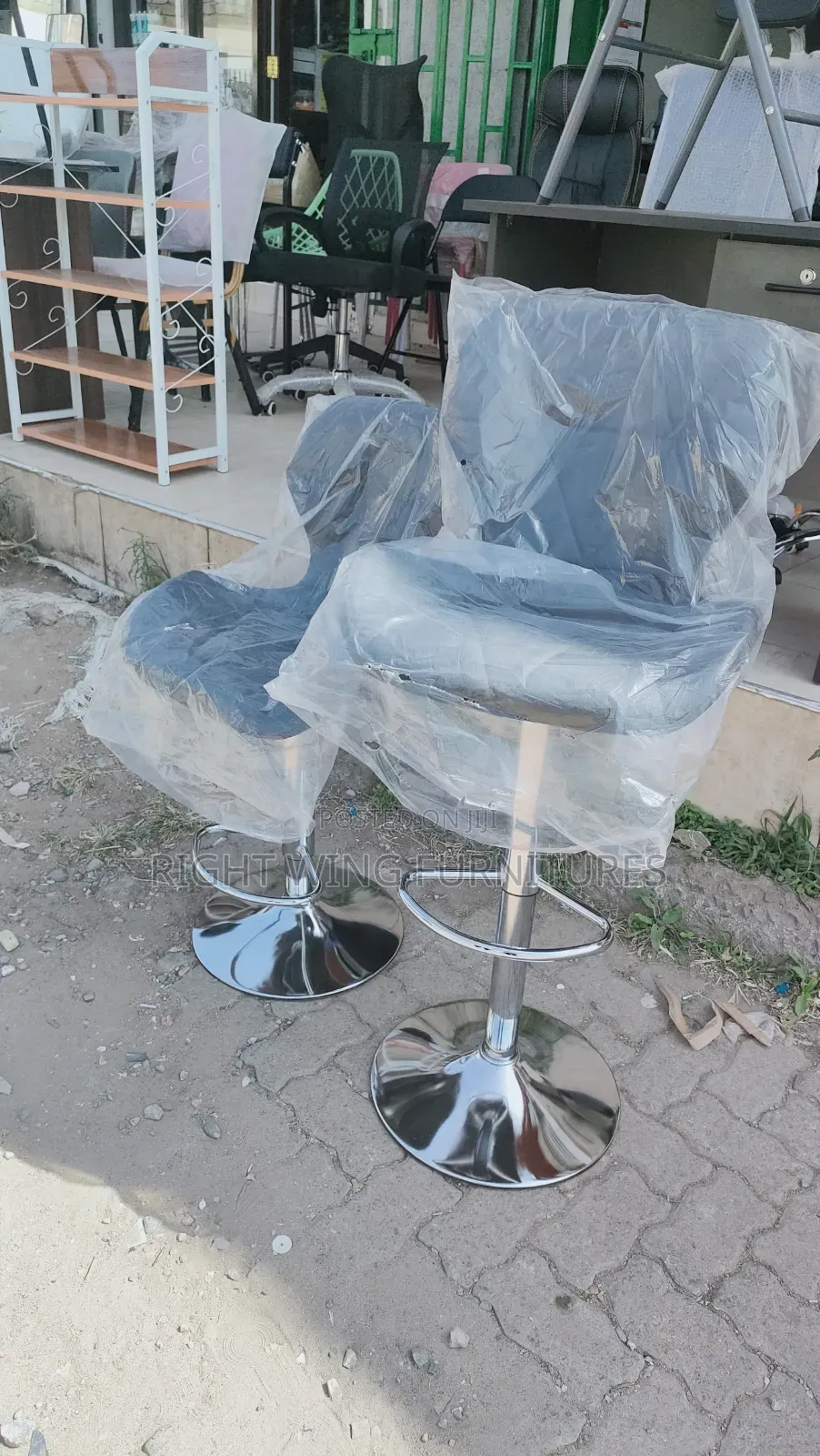 Adjustable Black Restaurant Barstool