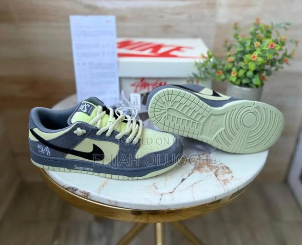 Nike Sb Dunk Low “Camper Green Supreme 94 “
Quality Leather