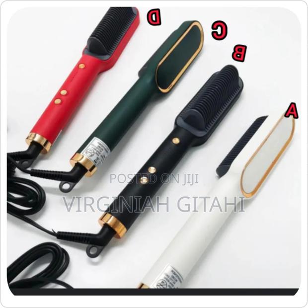 *Multicolor Electric Hair Straightener Comb*