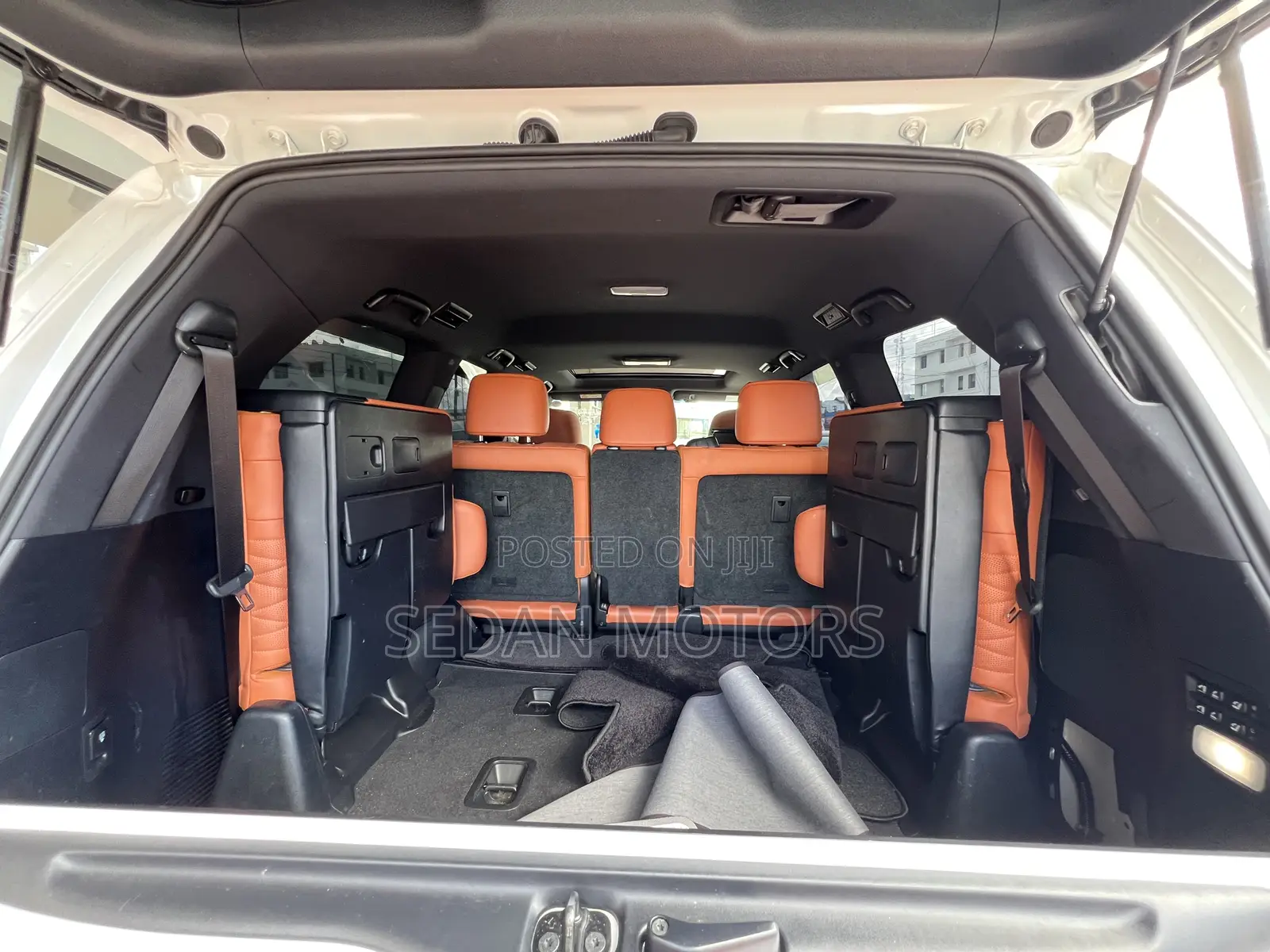 Lexus LX 2020 Off white