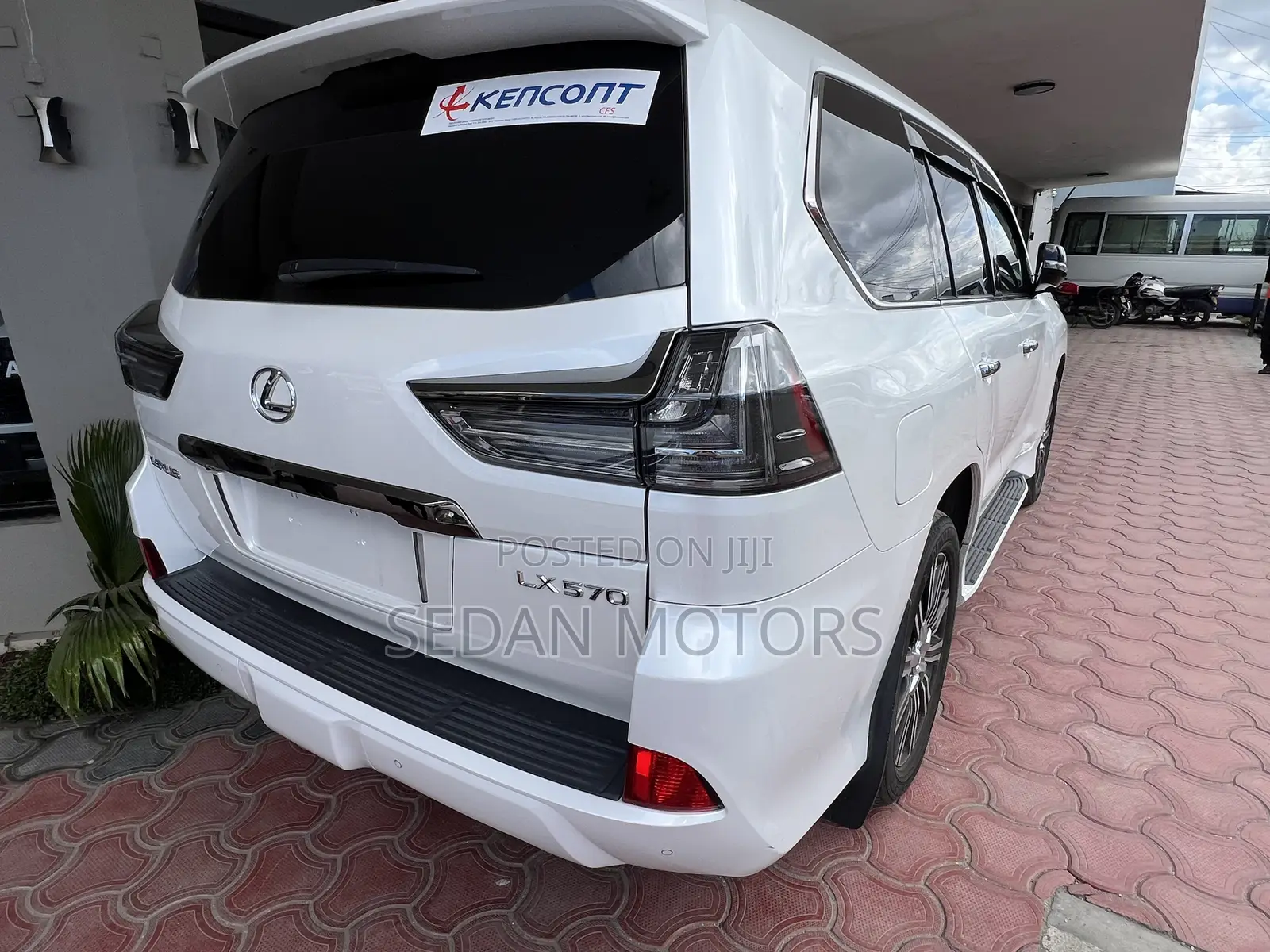 Lexus LX 2020 Off white