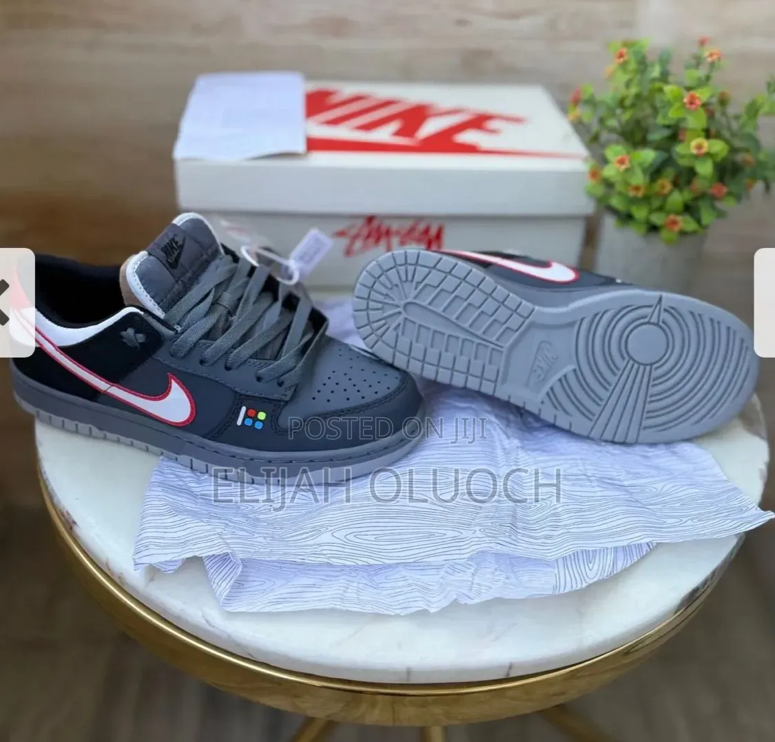 Nike Sb Dunk Low”Supreme Grey “
Quality Leather 
 Size 37-45