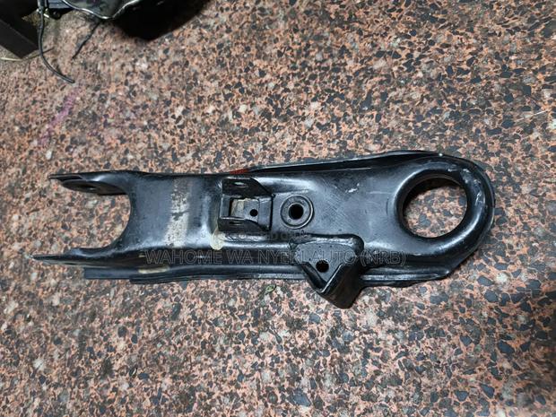 Rear Arm Nissan Hardbody - thumbnail 4