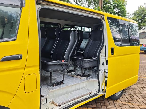 Toyota HiAce 2014 Yellow - thumbnail 3