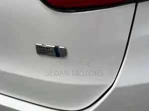 Toyota Harrier 2.5 Hybrid 4WD 2019 White