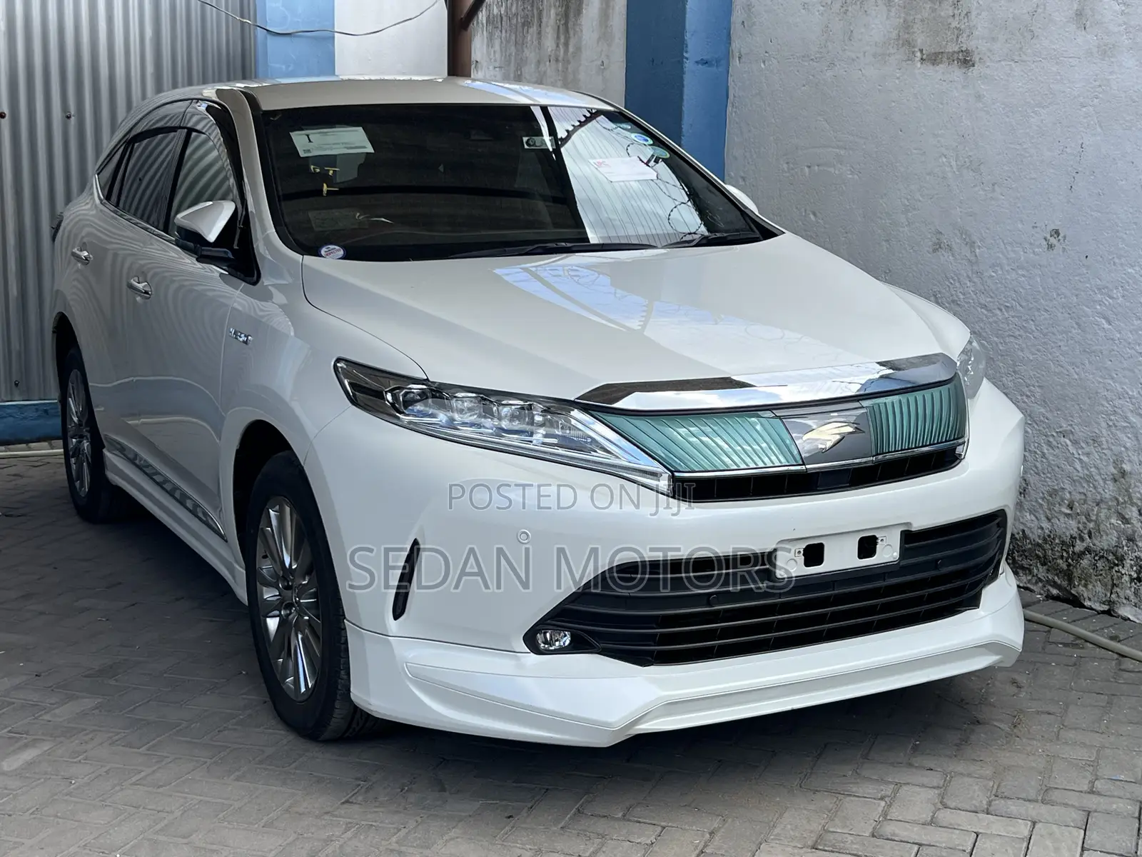 Toyota Harrier 2.5 Hybrid 4WD 2019 White