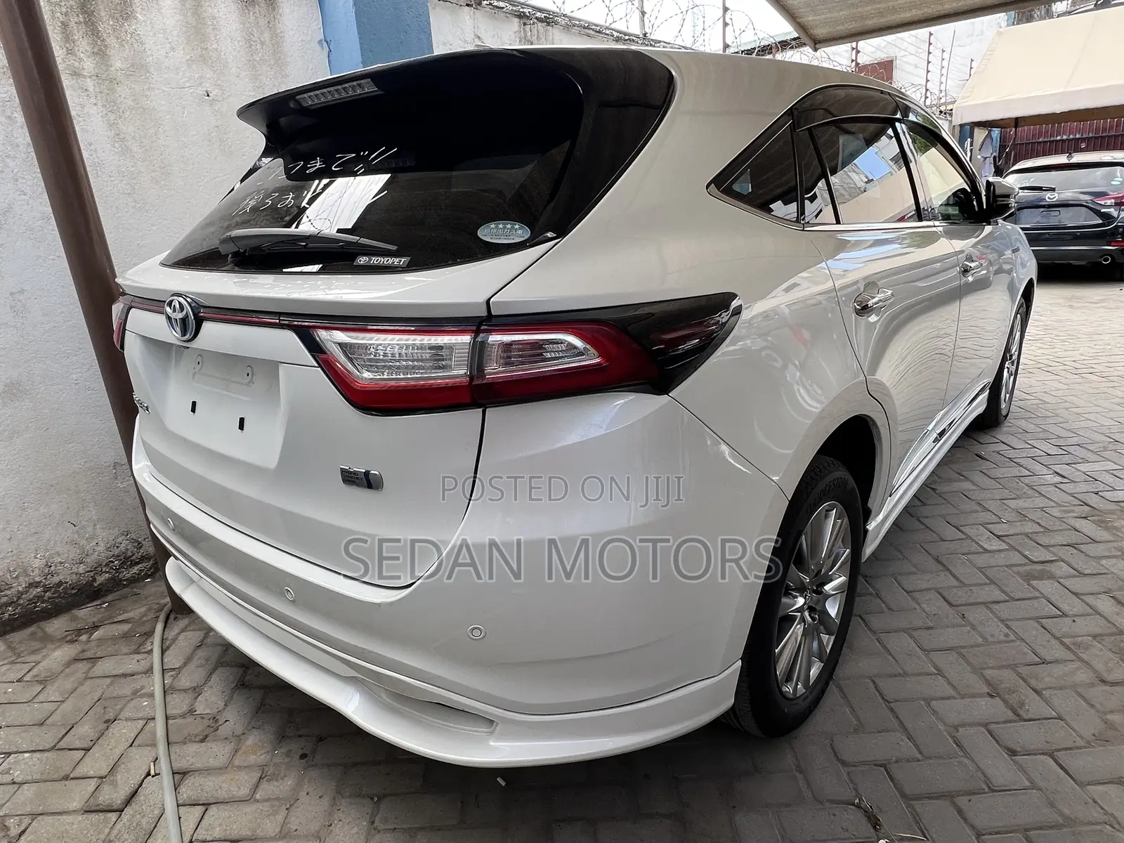 Toyota Harrier 2.5 Hybrid 4WD 2019 White