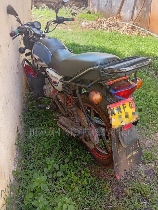 Bajaj Boxer 150 UG 2021 White - thumbnail 4