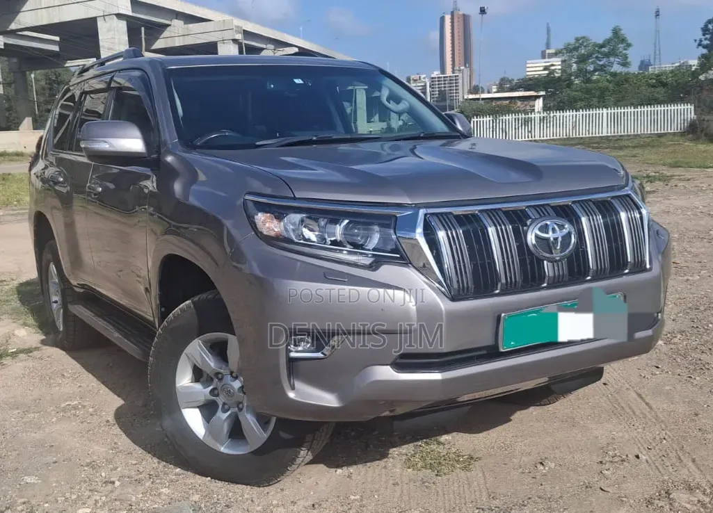 Toyota Land Cruiser Prado 2.8 2017 Gray
