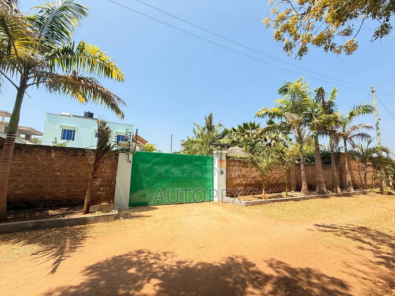 3bdrm Villa in Beach Road, Ukunda for sale