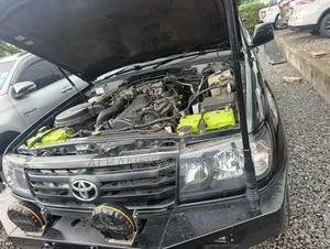 Toyota Land Cruiser 2004 Black