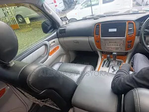 Toyota Land Cruiser 2004 Black