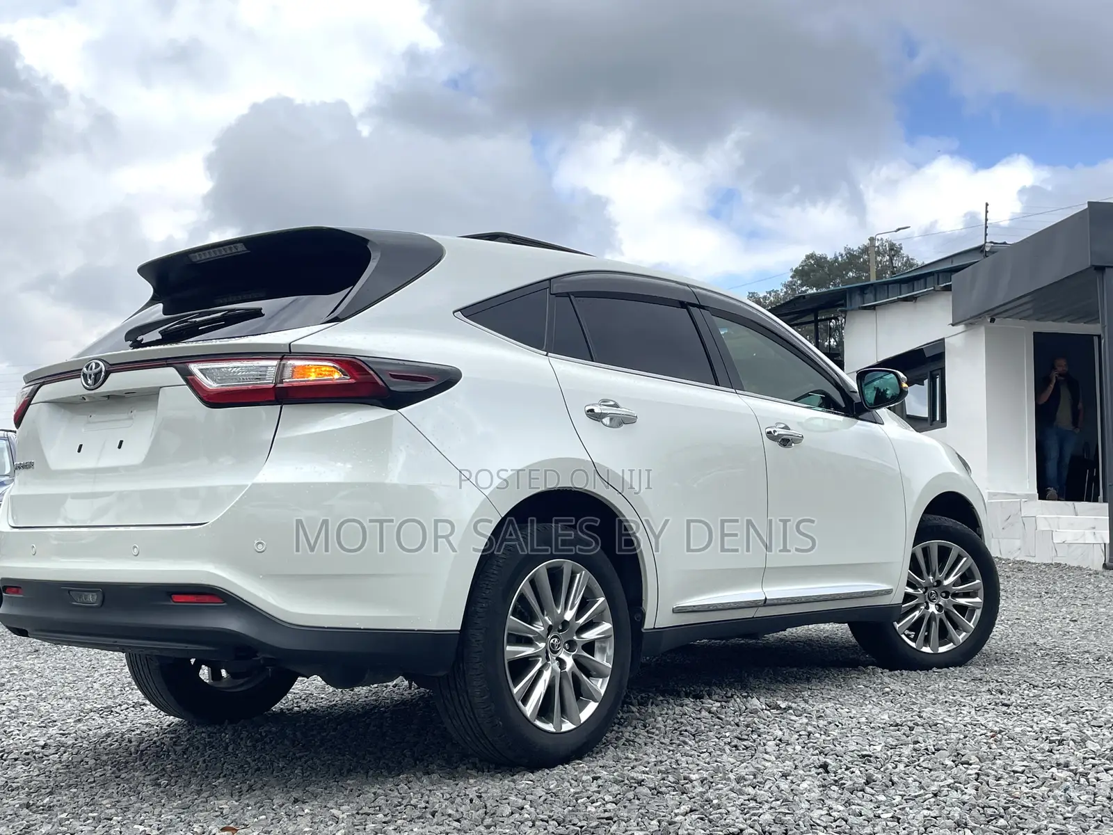 Toyota Harrier 2.0 2019 White