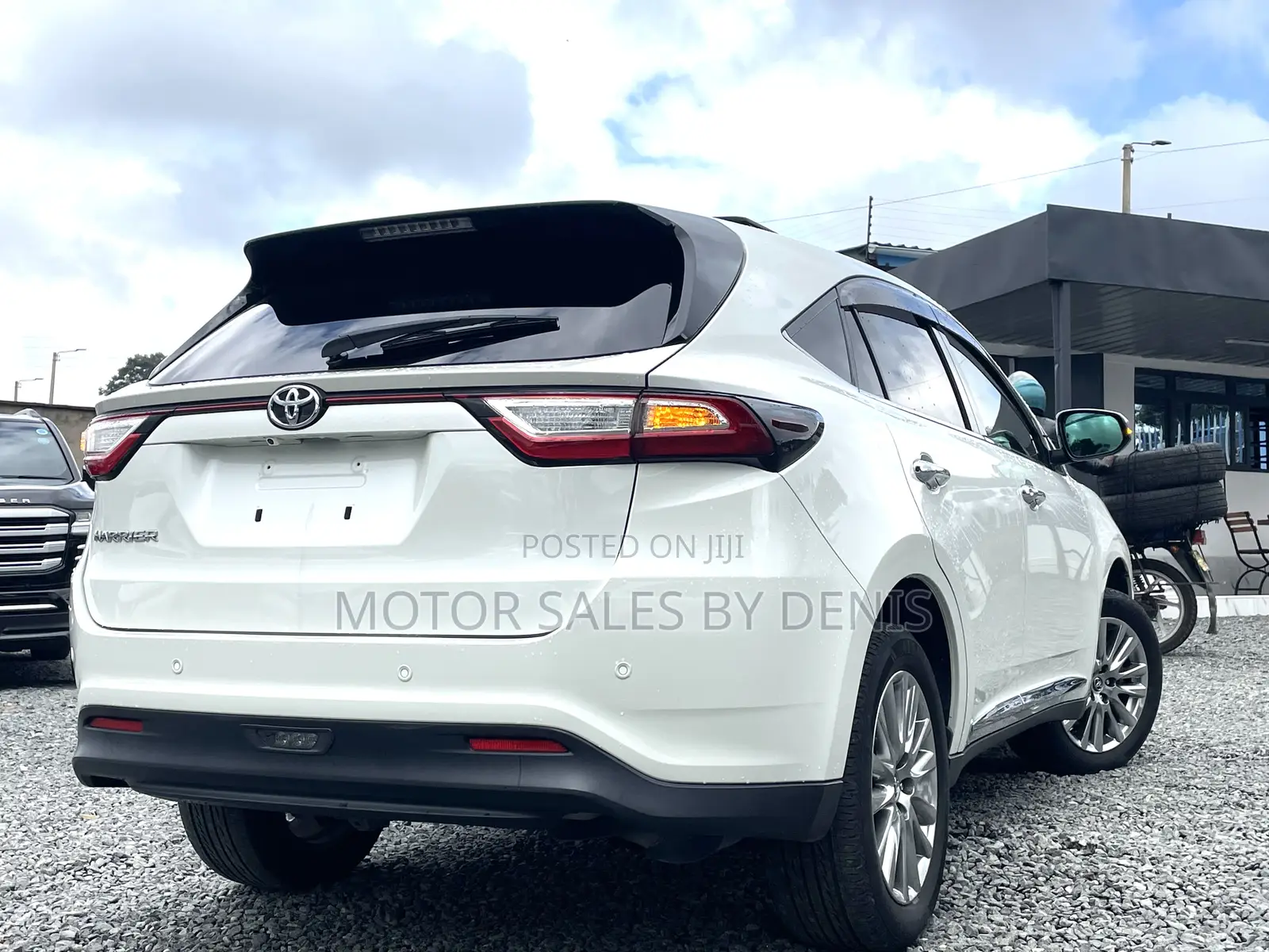 Toyota Harrier 2.0 2019 White